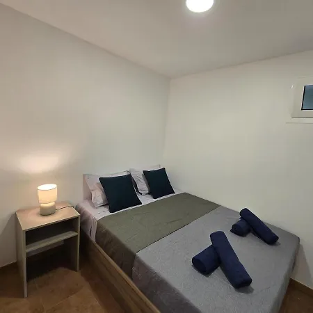 아파트 Autonomia House Iv *